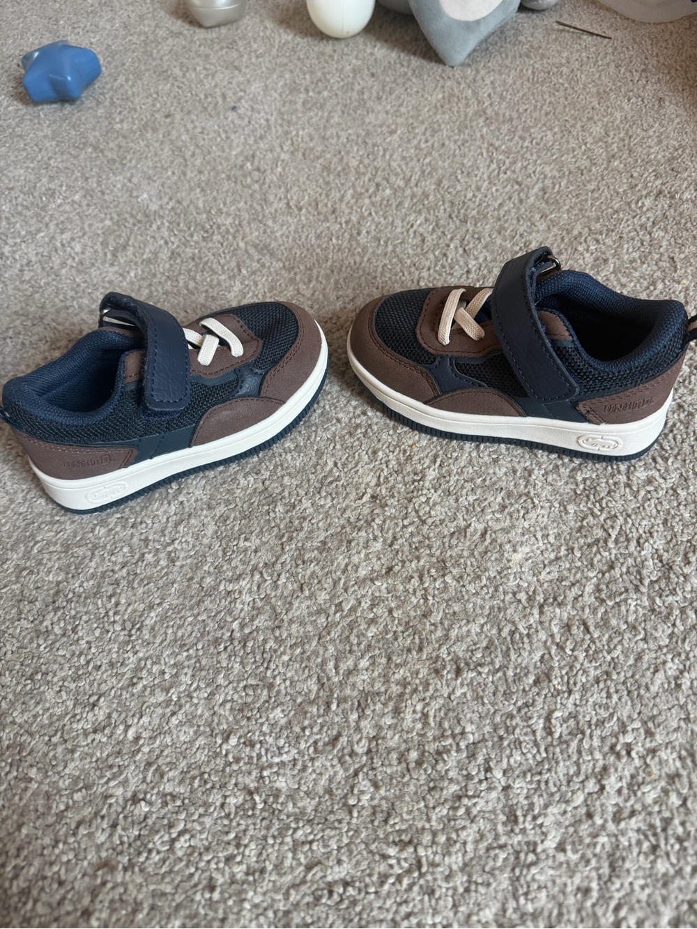 Ecko Unlimited Navy and Brown Kids Sneakers with Hook-and-Loop Strap